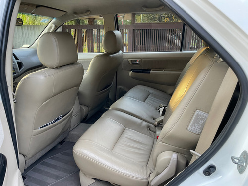 Toyota Hilux SW4 3.0 Srv Cuero At