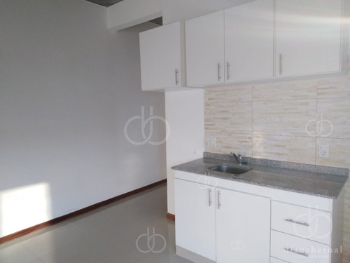 Imagen 7 de 20 de Punta Del Este, Apartamento En Pinares Con Estufa Y Parrillero Propio.- Ref: 54557