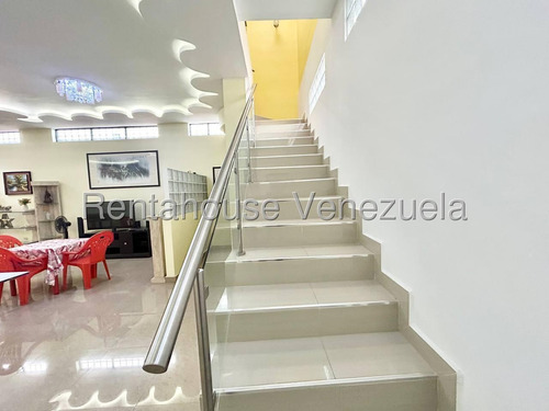 Venta Encantadora Casa De Tres Niveles Cabudare,lara Aa