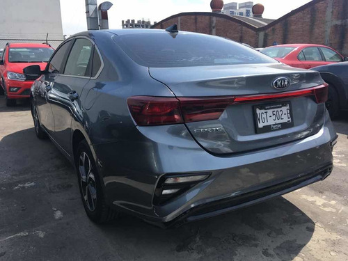 Imagen 7 de 11 de Kia Forte 2.0 Ex At 2019