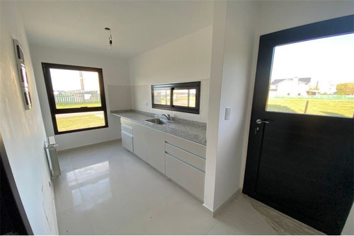 Venta Casa Las Golondrinas 5 Amb, Financia