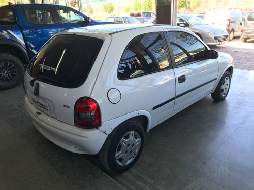 Chevrolet Corsa Classic 1.6 Gl Aa 3P