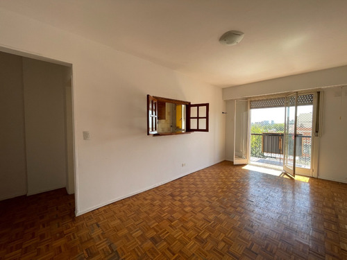 Imagen 5 de 14 de Departamento Dos Ambientes Con Balcón En Piso Alto Saavedra En Venta