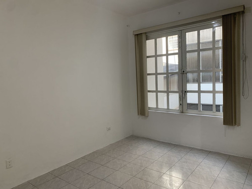 Renta: Casa De 3 Niveles Con Uso De Suelo Para Oficinas, Zona Rosa, Col Juarez
