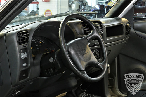 Chevrolet Blazer - 01 - 66.000 Km - Prata - Apta Placa Preta