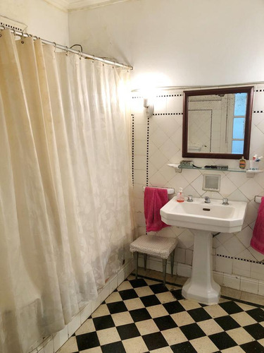 Venta De Importante Propiedad Ubicada En Diag. 77 9 Y 42