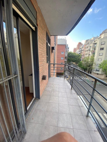 Alquiler Dpto 2 Amb C/balcon Colegiales. Luminoso