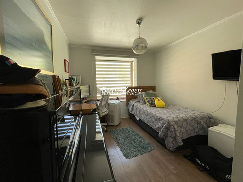 Casa En Venta De 5 Dorm. 4 Baños En Condominio En Las Condes