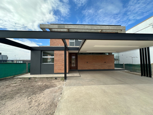 Casa En Venta En Country The Point, Yerba Buena