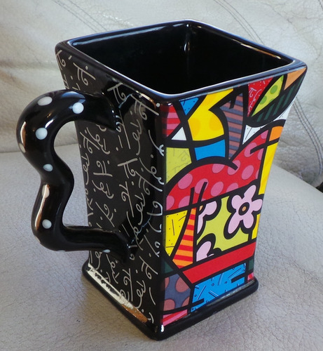 Taza Romero Britto Autentica Diseño Manzana