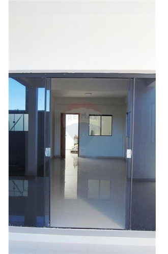 Vendo Dúplex A Estrenar En El Barrio San Pedro, A Minutos Del Centro De Encarnación: 3 Habitaciones Y 2 Baños.