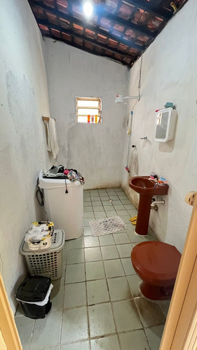 Casa De 6 Cômodos Com Área Livre