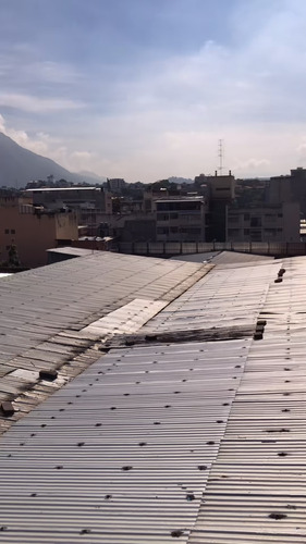 Edificio Comercial Y De Oficinas En Boleita Sur Muy Bien Ubicado A Pie De Calle