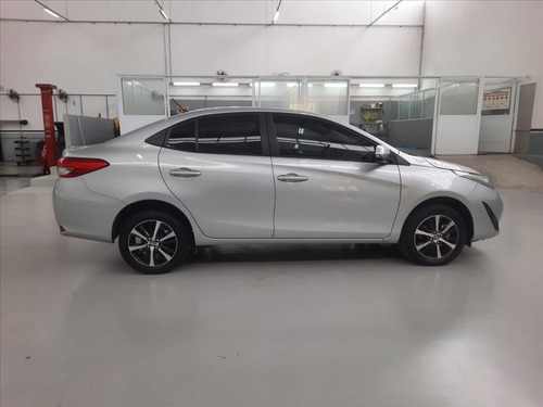 Imagem 4 de 13 de Yaris 1.5 16v Flex Sedan Xls Connect Multidrive