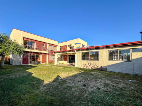 Casa En Venta De 5 Dormitorios En Pingueral