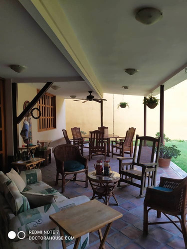 Imagen 9 de 15 de Casa En Venta Country Club Caracas 2000 Mts De Terreno 7 Habitaciones Y 7 Baños 04142592858 04129114864