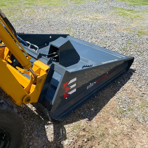 Minicargadora Con Desmalezadora Sinomach 255f Cerrada A/a