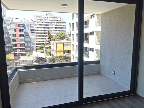 Dpto Semi Nuevo Con Estacionamiento / Holanda Plaza Ñuñoa