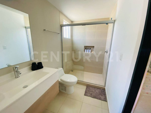 Pre Venta De Casa En Area De Cumbres En Fraccionamiento Privado