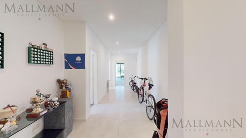 Casa En Venta. 4 Dormitorios En Suite. Estancias Golf