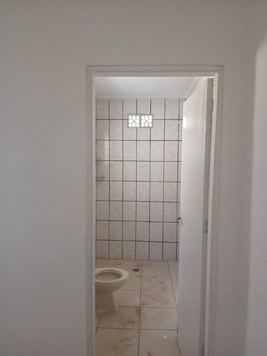 Duas Casas À Venda Ótima Localização Na Penha!