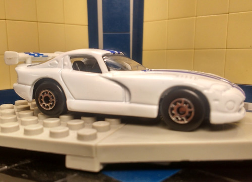 Priviet Exotic Dodge Viper (rines Antiguos) Maisto Hw 2