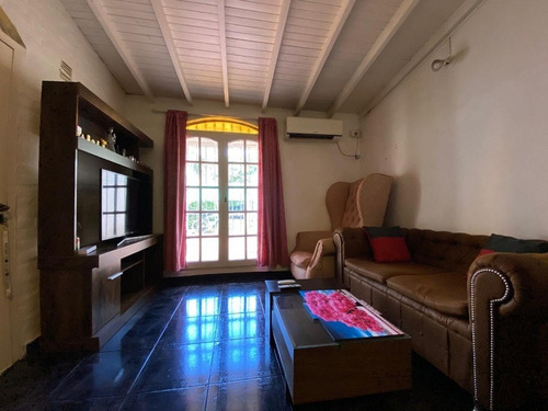 Imagen 5 de 13 de Casa En Muy Buena Ubicacion.