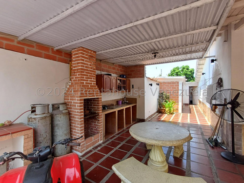 Asg Hermosa Quinta En Ventas Las Mayas El Limón 25-13393