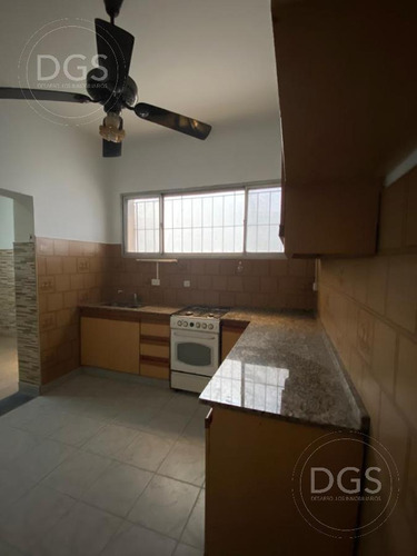 Imagen 6 de 30 de ¡oportunidad! Hermosa Casa De 4 Ambientes Con Cochera Y Fondo Libre - Banfield Este