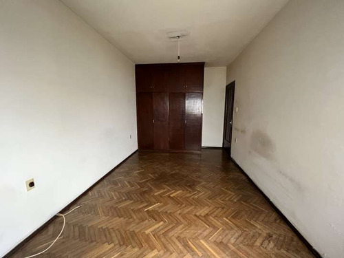 Venta De Casa De 3 Dormitorios Y Garaje En Brazo Oriental