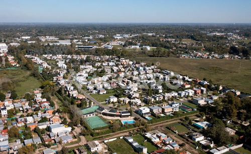 Imagen 11 de 30 de Casa En Venta En Barrio Cerrado Moreno
