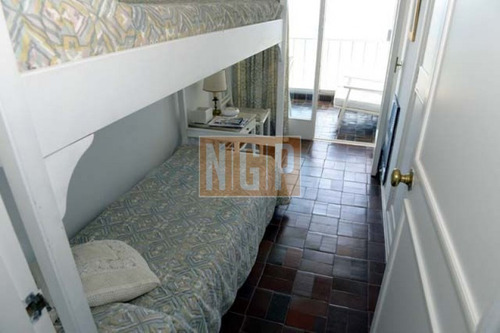 Apartamento En Peninsula, 4 Dormitorios -ref:14331