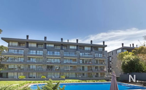 Impecable Departamento, Comodo E Iluminado En Edificio Unique