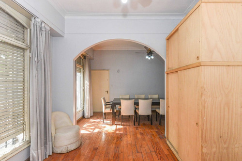 Venta Casa 5 Ambientes Con Cochera Versalles