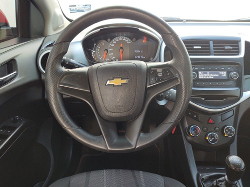 Imagen 8 de 15 de Chevrolet Sonic 2017 1.6 Lt Mt
