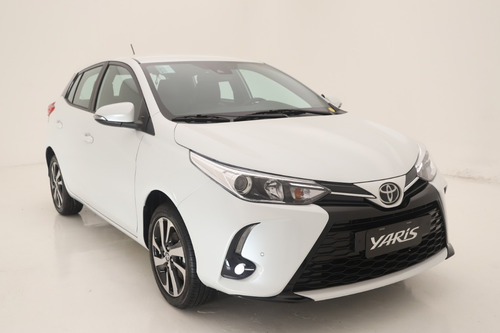 Imagen 3 de 15 de Toyota Yaris Xls Pack Cvt 5p