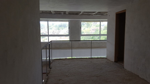 Alto Hatillo Espectacular Dúplex Financiamiento 50% Sin Intereses En 24 Meses Exclusivo Edificio Muy Joven Pozo De Agua 2habitaciones 3baños 2puestos Maletero Hermosa Vista Calle Cerrada Vigilancia