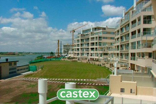 Imagen 5 de 12 de Departamento 2 Ambientes Vista Al Lago En Venta En Nordelta