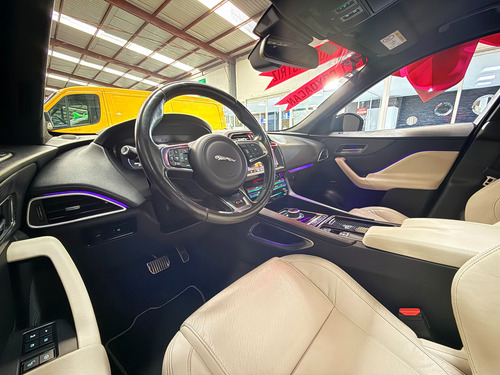 Jaguar F-PACE FIRST EDITION