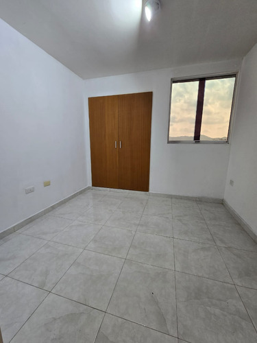 Lorena Inojosa Vende A Precio De Opor. Apartamento Bosque