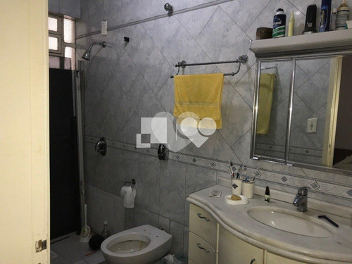 Imagem 29 de 30 de Vende Casa 6 Dormitórios, Suíte, Churrasqueira, 3 Vagas No Bairro Menino Deus - Reo452750