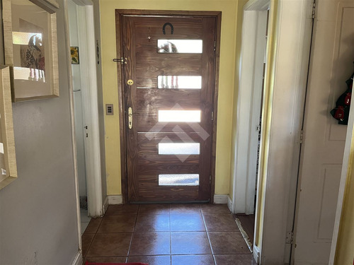 Casa En Venta De 6 Dorm. En La Florida