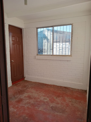 Casa Dos Pisos Con Excelente Ubicación *se Acepta Subsidio