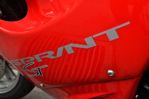 Imagen 4 de 15 de Poderosa Triumph Sprint 955 Fi Equipada Sin Fallas