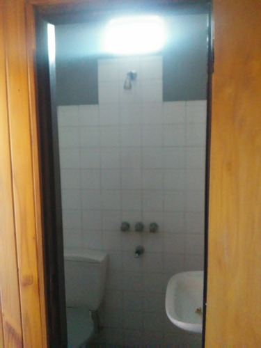 Casa De 4 Ambientes Y 2 Baños En Bernal Oeste.