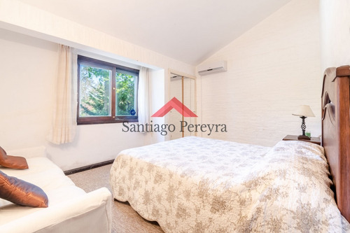 Buena Casa En San Rafael De Cuatro Dormitorios Con Pisicina- Ref: 6467