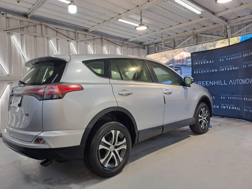 Toyota RAV4 Std 4x2 722cl0