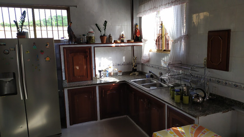 Imagen 10 de 16 de Se Vende En Oportunidad Hermosa Y Muy Acogedora Casa Sector El Naranjal Cerca Lomas De Monteclaro San Josè De Los Altos De 1000mts2 De Terreno Y 196mts2 De Const. Inf. M.fda. Varela. 0424-1045413