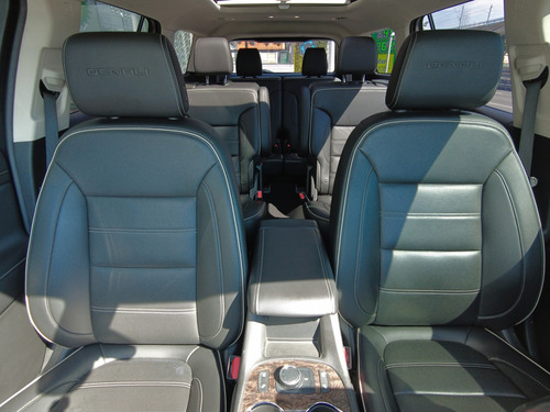 GMC Acadia 3.7 Denali At