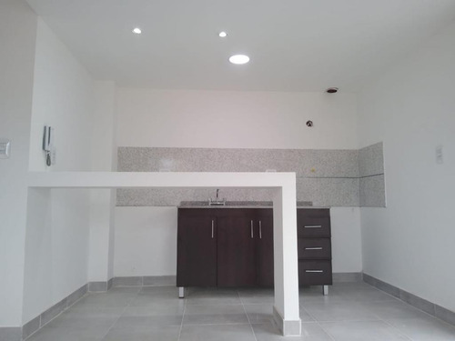 Imagen 6 de 16 de Dúplex De 3 Ambientes Con Patio Y Cochera En Ituzaingó Norte